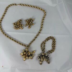 Vtg 60s Gold Tone Filigree Bead Grape Cluster Parure Necklace Bracelet Earrings
